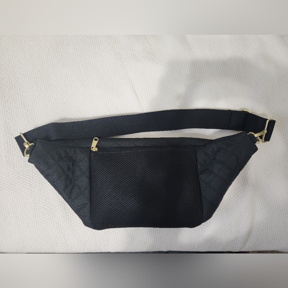 Canvelle Oversized Black Quilted Fanny Pack Crossbody Bag - Picture 3 of 8